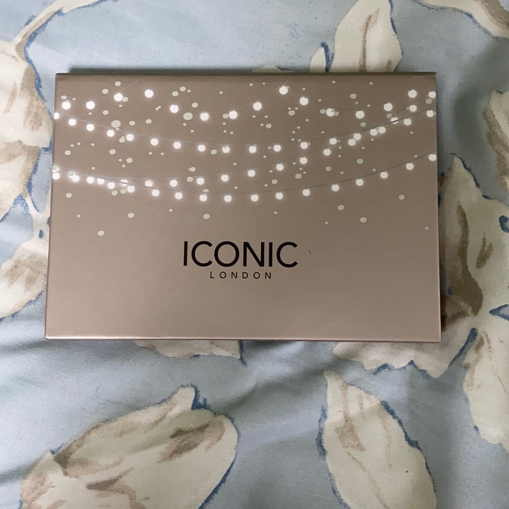 Blush highlighter contour palette